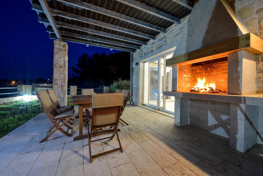Amazing Villa Ele Zaton  Bagian luar foto
