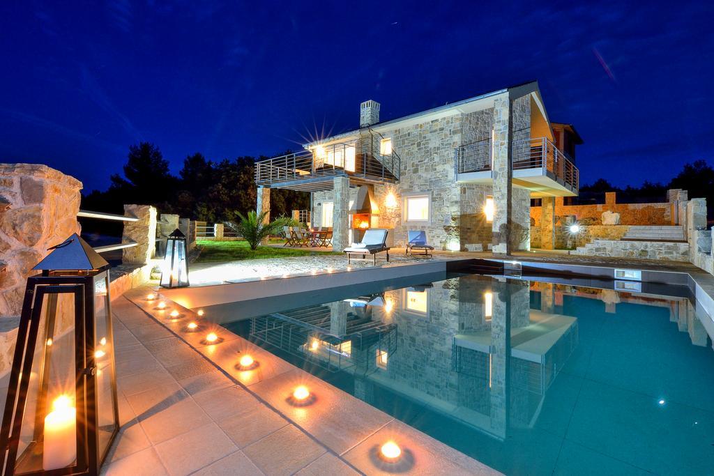 Amazing Villa Ele Zaton  Bagian luar foto